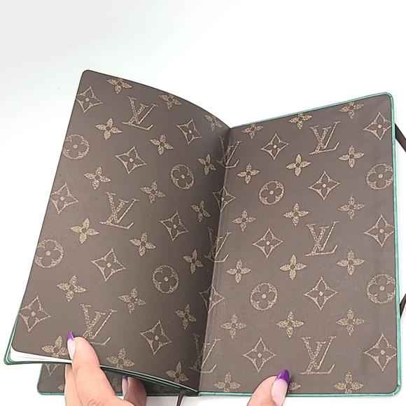 Louis Vuitton × Sun Yitian Printed Notebook MM Bunny - Picture 5 of 9